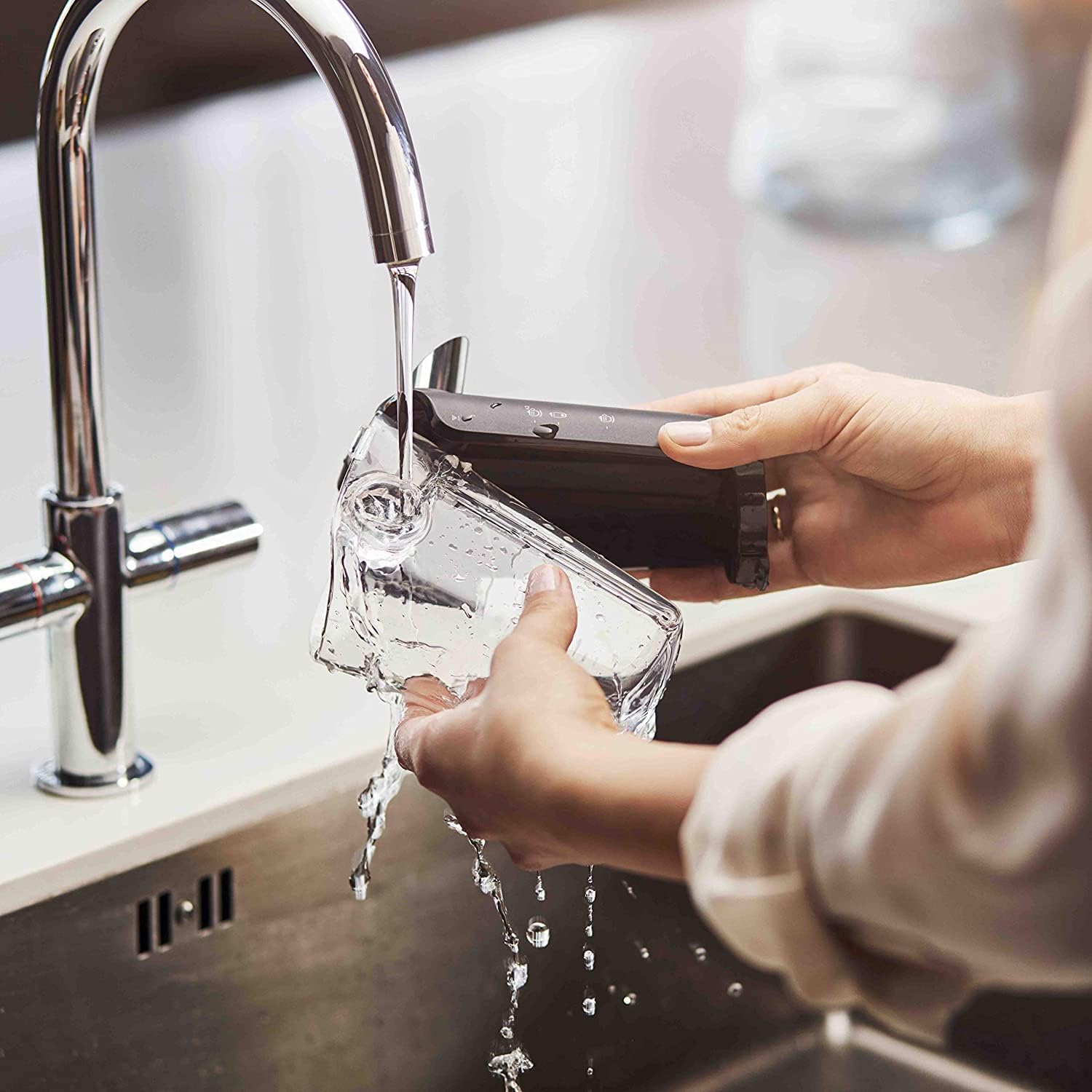 Pharmics Electro – Philips Series 5400 Fully Automatic Coffee Machine with LatteGo, 12 Coffee Specialties, Intuitive Display, 4 User Profiles, Chrome (EP5447/90)