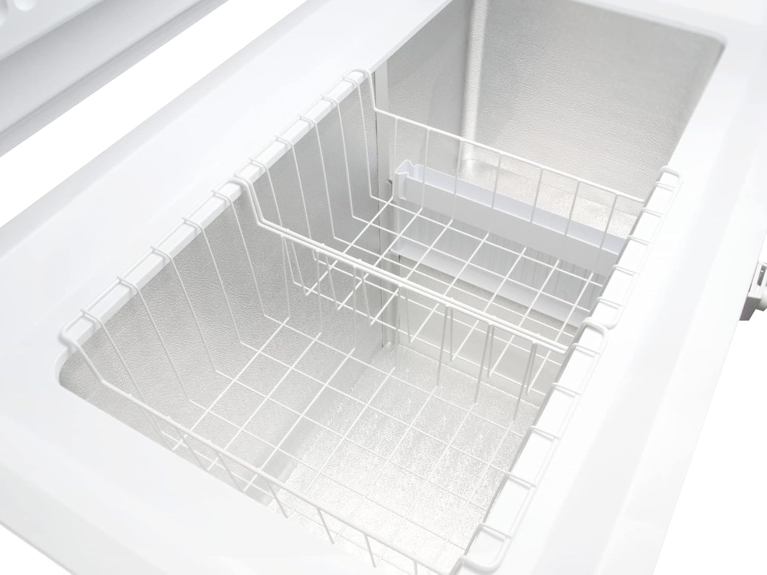 Pharmics Electro – Bauknecht GT 219 A3+ Chest Freezer, 215L Capacity, Super Freeze, SpaceMax, Interior Light, ECO Energy Saving, Child Lock