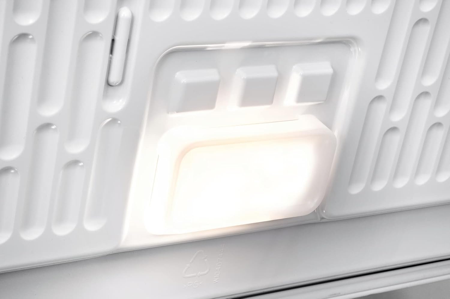 Pharmics Electro – Bauknecht GT 219 A3+ Chest Freezer, 215L Capacity, Super Freeze, SpaceMax, Interior Light, ECO Energy Saving, Child Lock